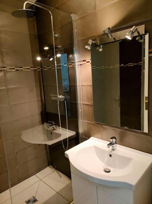 Апартаменты Brad'S House. Сен-Сир-сюр-Мер Экстерьер фото